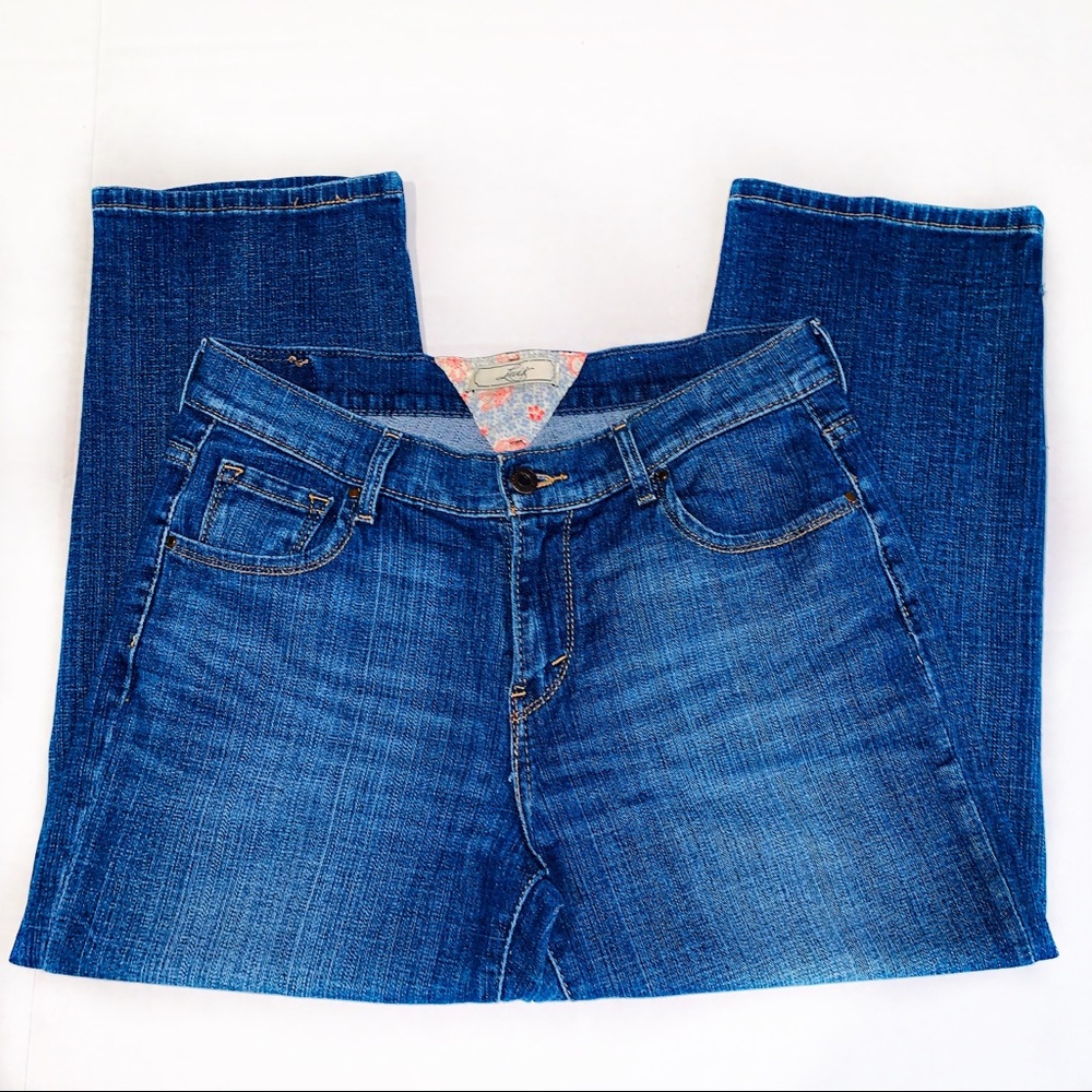 Levi’s Jeans. Size 6. Short Inseam. Good Condition